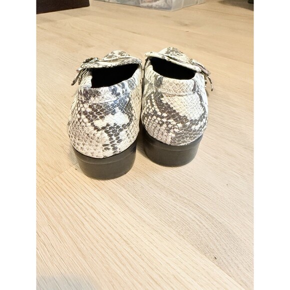 Bleeker & Bond Snake print Demi Loafer Snake Print, Sz 8.5 - Picture 5 of 5